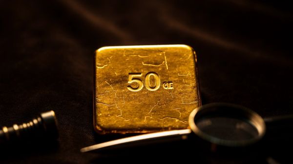 10 raisons d'investir dans un lingot d'or de 50g